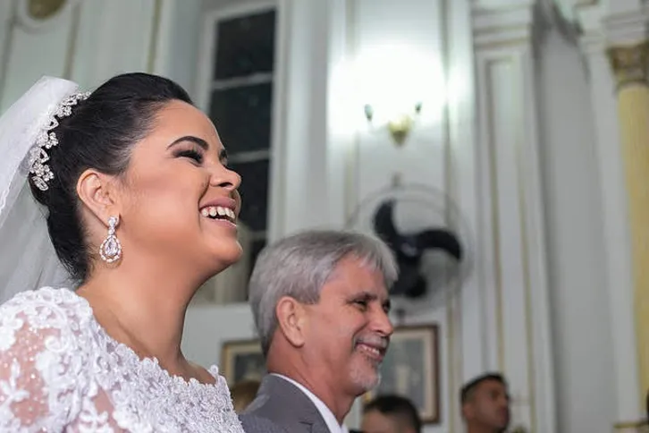 Shayna seguiu os passos do pai na advocacia e, no altar, teve ao seu lado não só um grande profissional, mas seu maior exemplo de vida