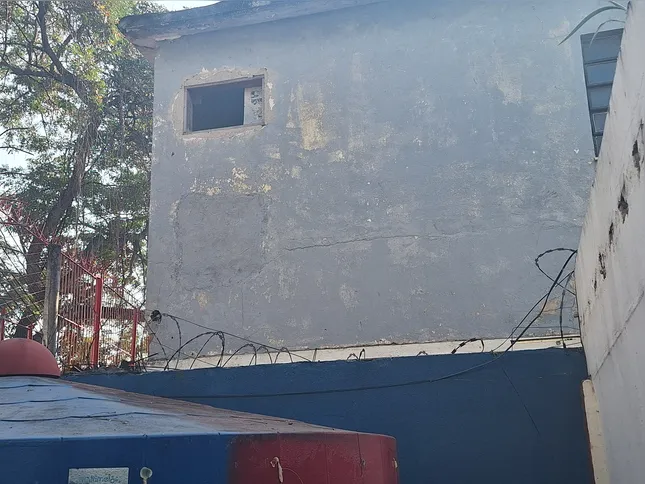 Imagem ilustrativa da imagem Tradicional escola de São Gonçalo é furtada e vandalizada no Vila Lage; vídeo