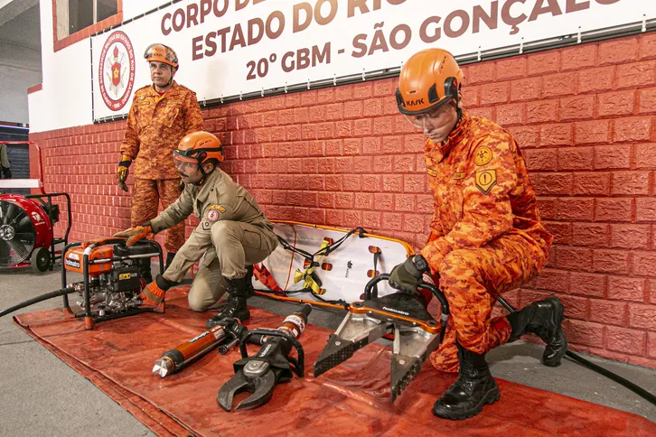 Mesmo de folga, bombeiros se voluntariam para reforçar o time em grandes ocorrências