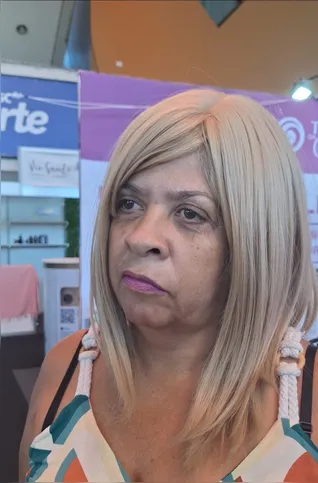 Emília Nunes, proprietária de um salão de beleza em Duque de Caxias