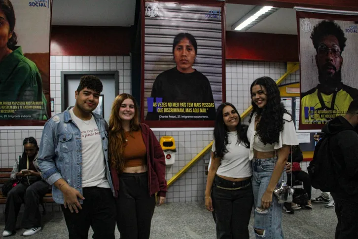 Breno e seu grupo entrevistaram o imigrante Charles Potosi, de 27 anos, do Equador
