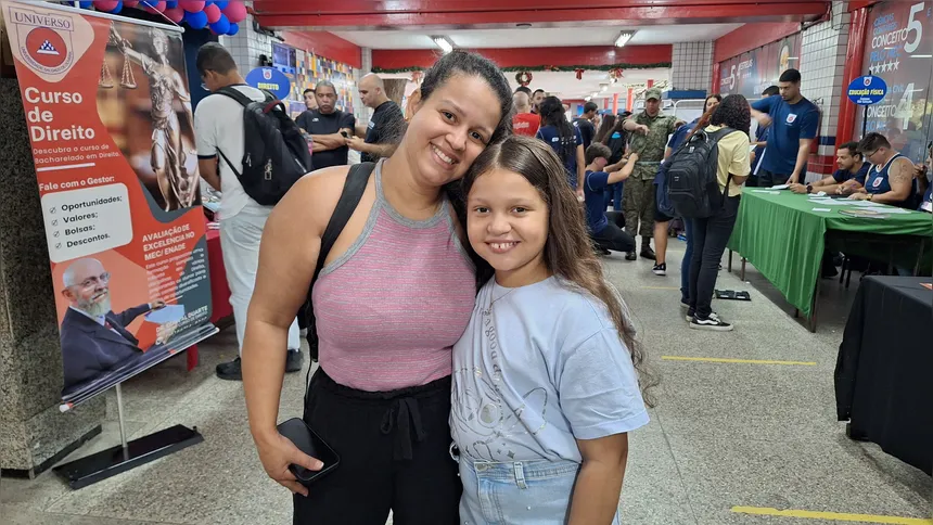 Carla e Isabela estiveram presentes no evento