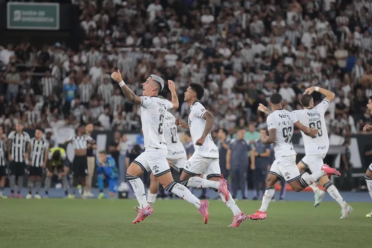 Time vascaíno comemorou muito a vitória nos pênaltis
