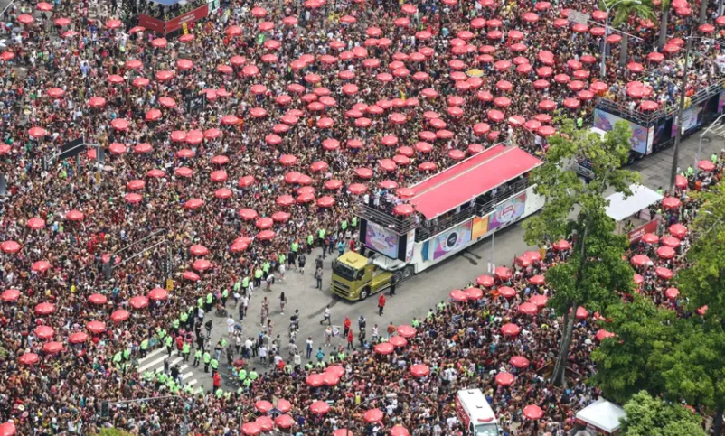 Em 2020, Bloco da Preta arrastou 320 mil pessoas pelas rua do Centro do Rio
