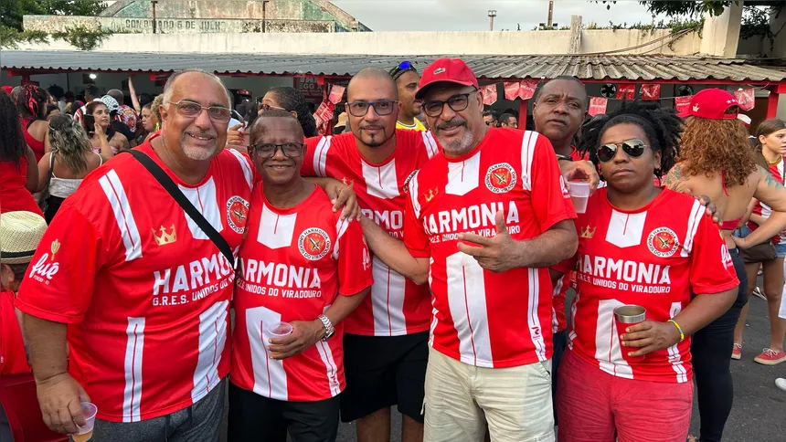 Imagem ilustrativa da imagem Viradouro: Mesmo sem vitória, comunidade celebra resultado em Niterói