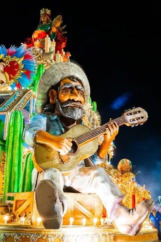 Escola montou audacioso plano de desfiles, mas não conseguiu permanecer na elite