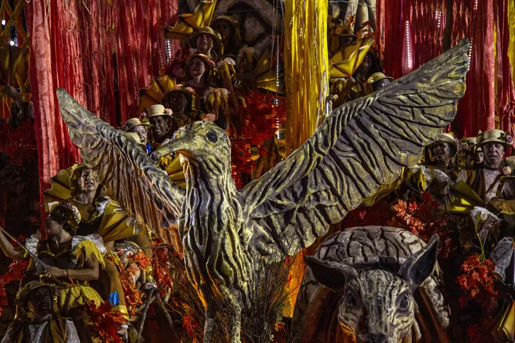 Escola montou audacioso plano de desfiles, mas não conseguiu permanecer na elite