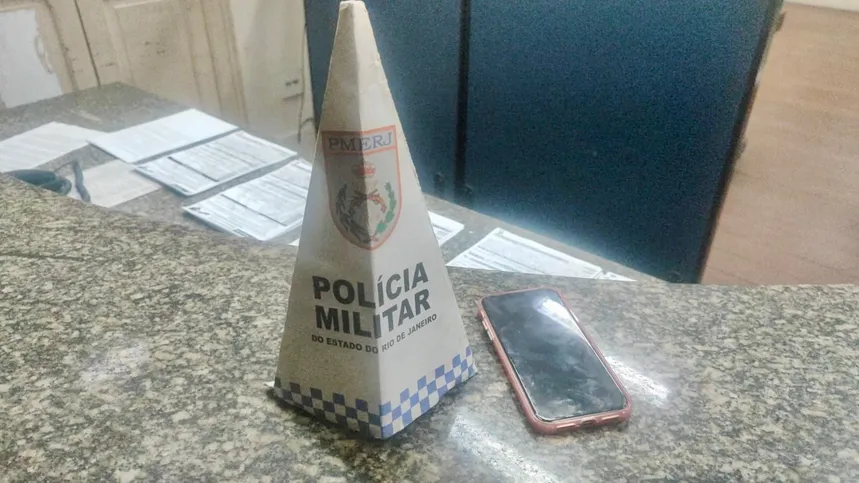 Ele foi autuado em flagrante por roubo e permaneceu preso