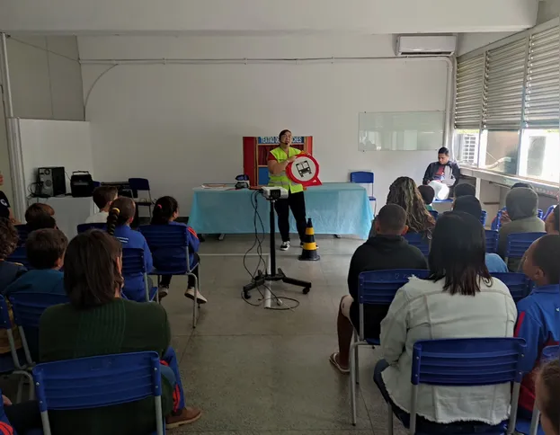 Imagem ilustrativa da imagem Ações do Maio Amarelo alcançam cerca de 2 mil alunos em escolas do interior do estado