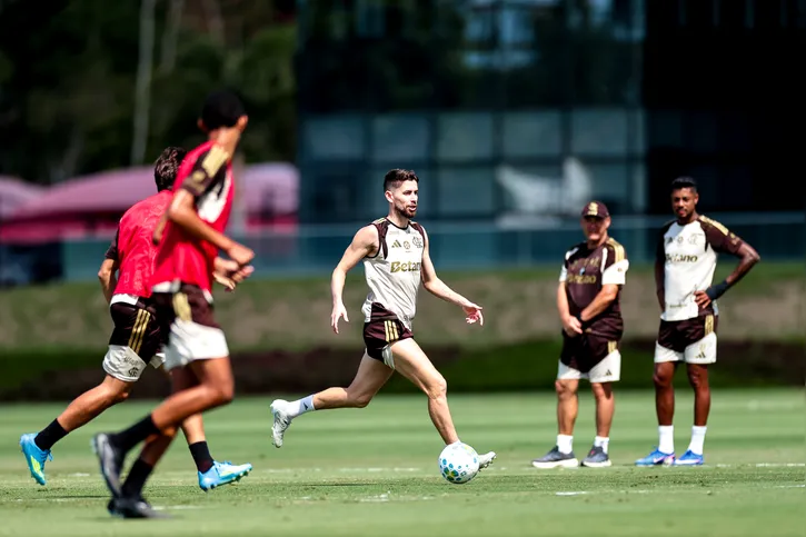 Flamengo fará amistosos  na europa, durante uma intertemporada