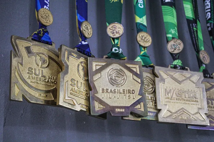 Imagem ilustrativa da imagem Atletas de Niterói vendem paçoca para disputar o Brasileiro de Jiu-Jitsu em São Paulo