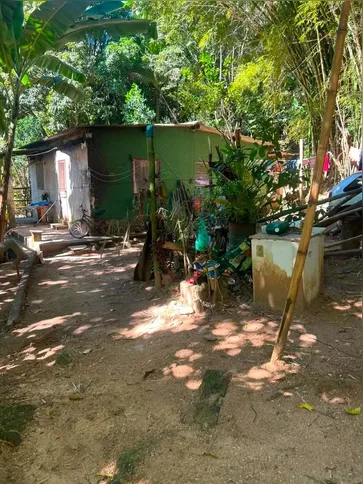 Casal é resgatado de trabalho análogo à escravidão após viver mais de cinco anos sem salário em sítio de Saquarema
