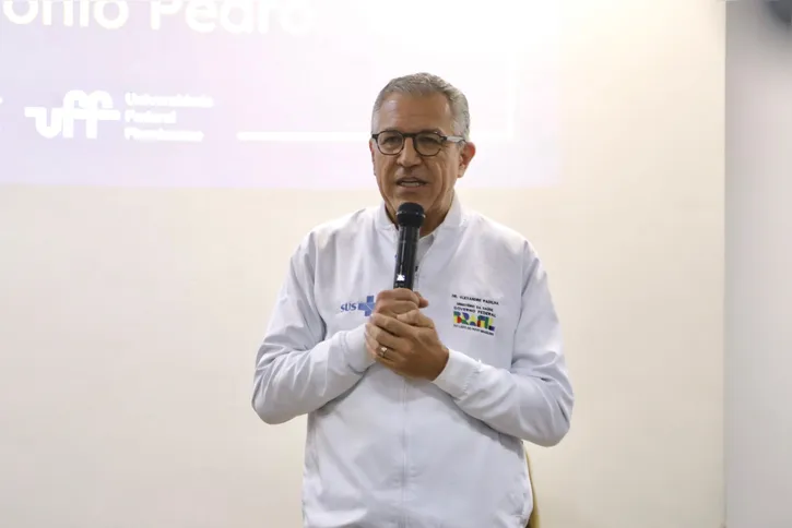 Esse é um equipamento ultramoderno. Normalmente, os equipamentos de PET-CT atendem 20 pessoas por dia. Esse permite ter 50% a mais, cerca de 30 pessoas por dia.