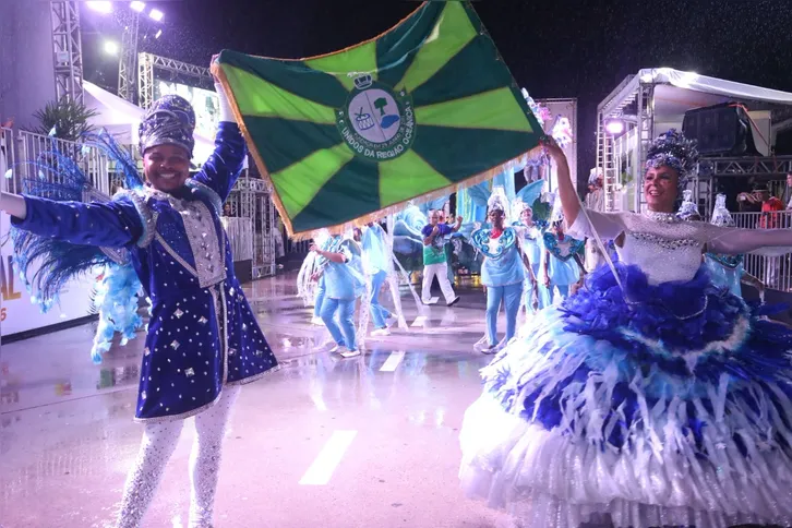 Imagem ilustrativa da imagem Começou!: Com altos e baixos, Niterói abre o maior Carnaval da história no Caminho Niemeyer