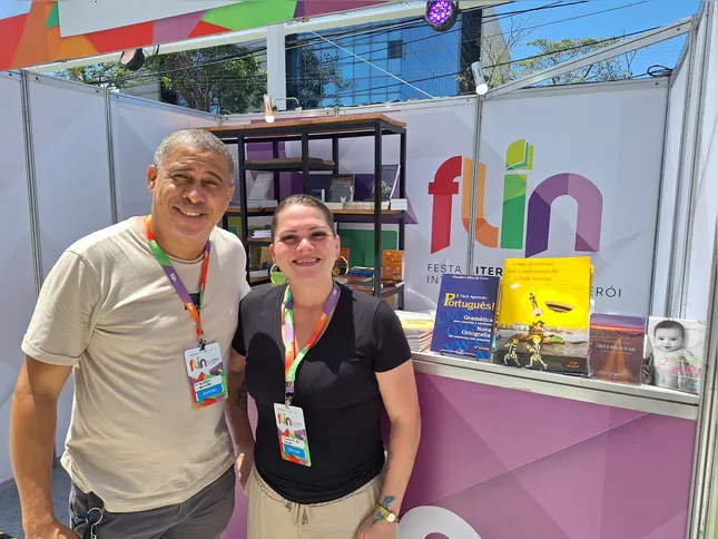 Nilton e Roberta, da editora Muiraquitã