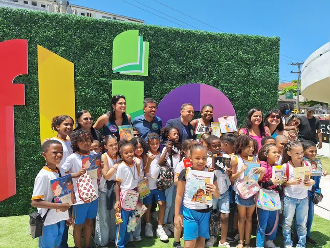 Imagem ilustrativa da imagem Começou! Festa Literária Internacional de Niterói (Flin) tem programação intensa até domingo; confira