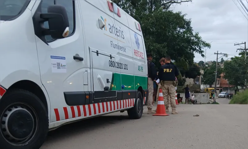 Uma ambulância da Arteris Fluminense esteve no local