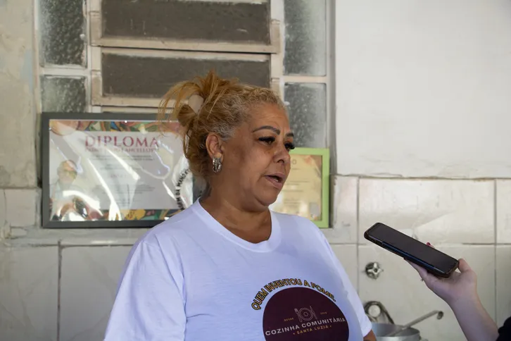 A Cozinha Solidária Santa Luzia surgiu após Celi notar a necessidade de levar alimentos para as pessoas que buscavam um lugar para morar