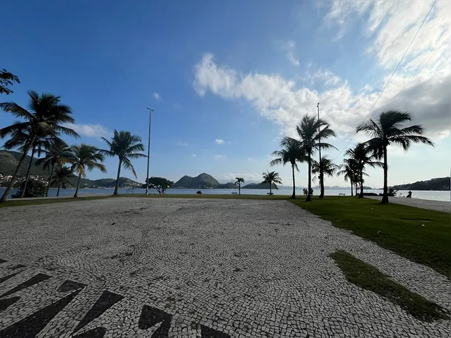 Na Praça Rádio Amador, em São Francisco, recebe uma nova edição do Arraiá de Niterói