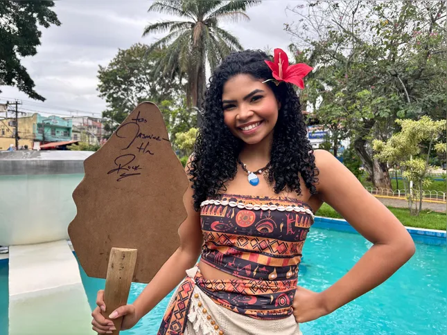 As peças foram confeccionadas artesanalmente por uma costureira, com acabamentos feitos pela avó de Yasmin