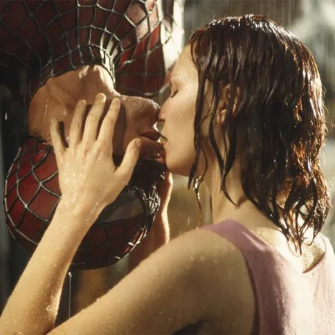 O beijo de cabeça para baixo entre Homem-Aranha e Mary Jane Watson
