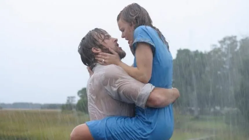 O beijo sob a chuva de Noah Calhoun e Allie Hamilton em Diário de uma Paixão