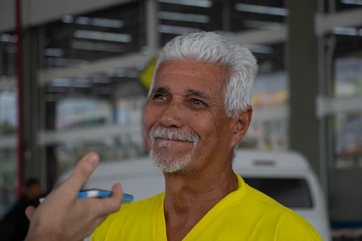 O taxista José Fernandes Souza da Silva conta que aprendeu a dirigir aos 12 anos
