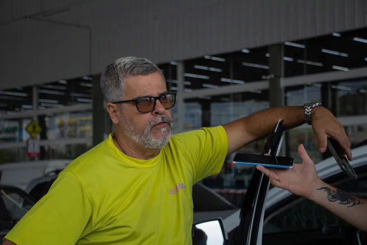Alexandre Araújo, de 59 anos, relembra momentos e passageiros marcantes