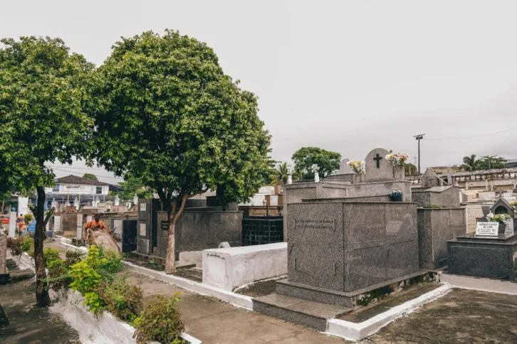O velório teve início às 9h30, no Cemitério Municipal São João Batista, e o enterro ocorreu às 11h30
