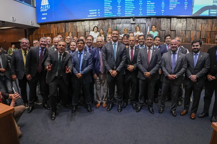A eleição ocorreu nesta quinta-feira (26), onde o deputado gonçalense foi eleito com 45 votos dos deputados presentes, unanimidade, visto que houve 45 votantes e 24 ausentes