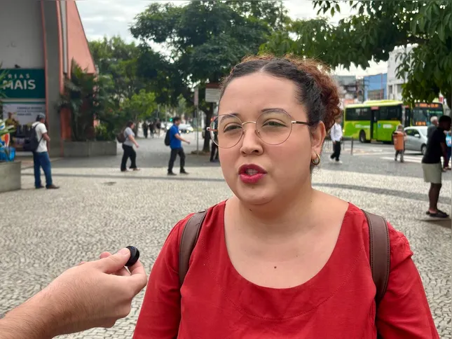 A vendedora de planos de saúde, Isabela, de 23 anos
