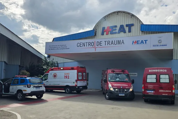 Imagem ilustrativa da imagem Empresária que levou nove facadas do companheiro conhece equipe médica que a salvou em SG e passará por mais uma cirurgia