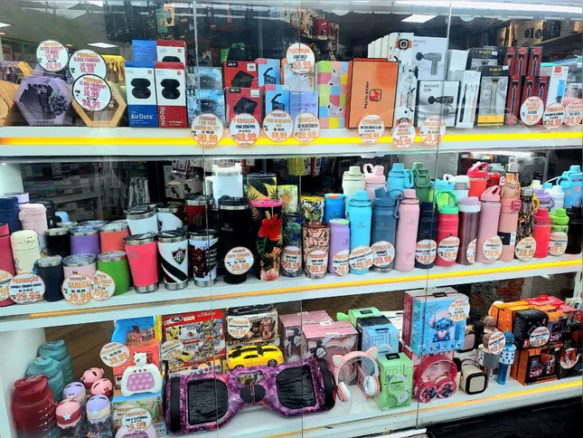 O imposto atingia produtos como vestuários, mas também acessórios e eletrônicos
