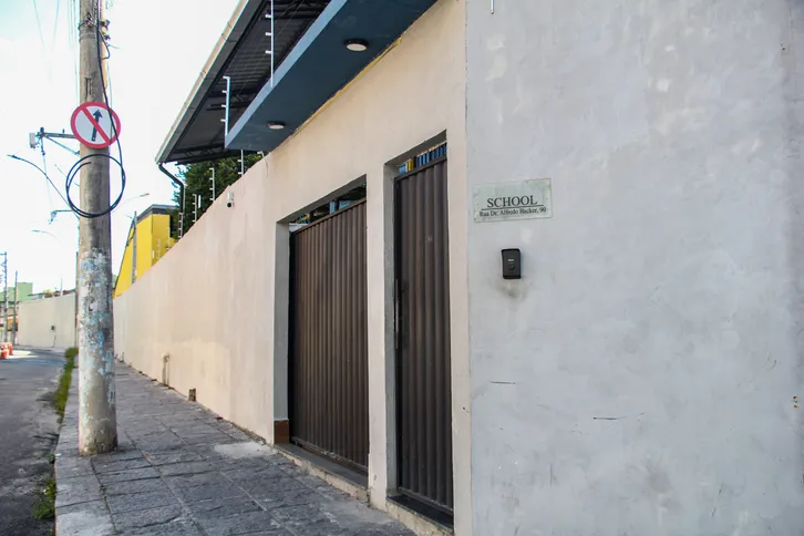 The School fica no Mutondo