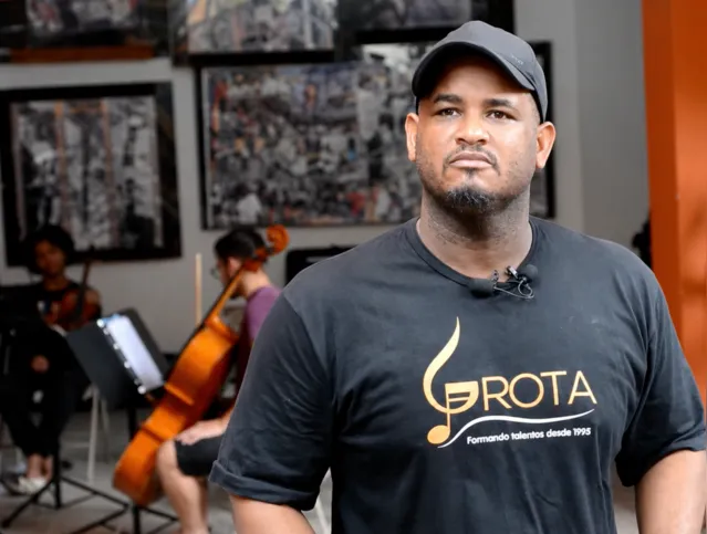 Katunga Vidal, de 42 anos, entrou no projeto aos oito, e integrou a formação inicial que deu origem à Orquestra da Grota