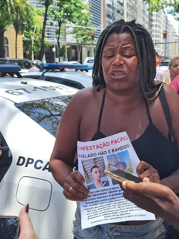 Mãe de Thulis, Aline Bernardo Oliveira, alega que o filho estava trabalhando antes de ser preso