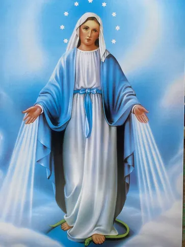 Entre as mais tradicionais atividades religiosas, estão as coroações de Nossa Senhora, realizadas principalmente nas missas dominicais