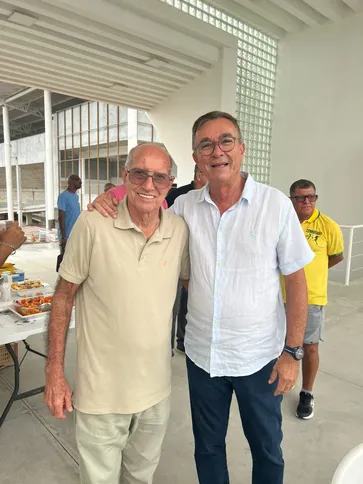 Gerson, presidente do Instituto Canhotinha de Ouro e o secretário de Governo de Niterói, Paulo Bagueira