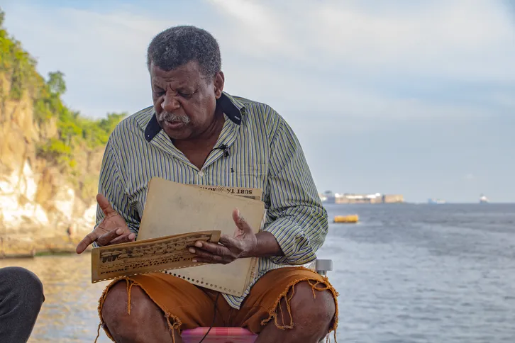 Imagem ilustrativa da imagem Conheça o jogador de São Gonçalo, ídolo de Curaçao, estreante na Copa do Mundo