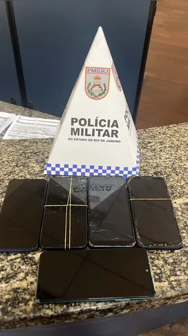 Aparelhos encontrados com o acusado