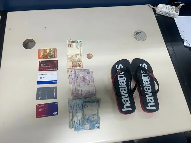 Suspeito usou cartão da vítima em farmácia e foi detido em flagrante com os pertences furtados