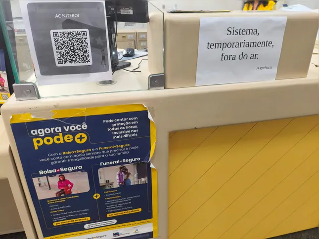 Clientes que procuraram atendimento foram informados de que não há previsão para a retomada dos serviços