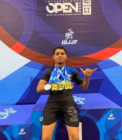 Já Gabriel, de 18 anos, começou a treinar aos 6 anos e também construiu uma trajetória sólida na modalidade