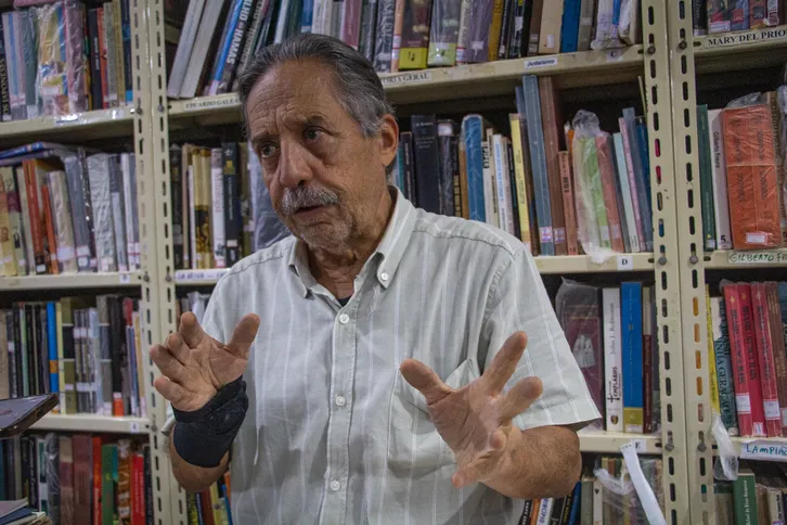 "Eles saem daqui às 18 horas alegres, pegam a mochila e tá todo mundo muito feliz; os estagiários, os funcionários, todo mundo", disse Adroaldo
