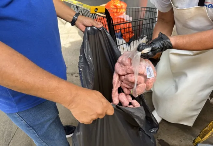 Imagem ilustrativa da imagem Mais de 70kg de alimentos impróprios para consumo são apreendidos em estabelecimentos da Região dos Lagos