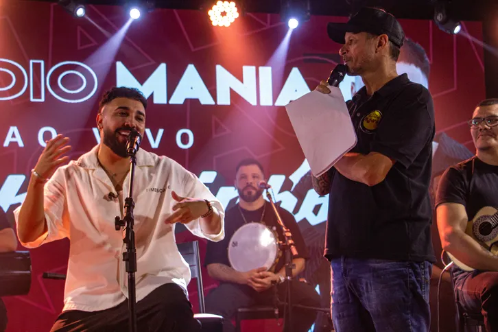 Matheusinho se apresentou nos estúdios da Radio Mania nesta quinta-feira (11)