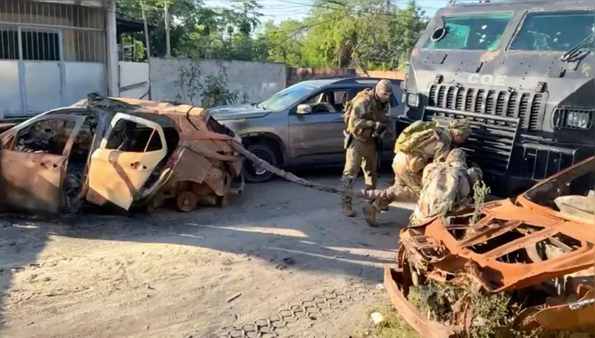 A troca de tiros teve início por volta das 7h da manhã