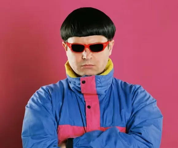 Cantor Oliver Tree fez sucesso com músicas como “Miss You” e Life Goes On”