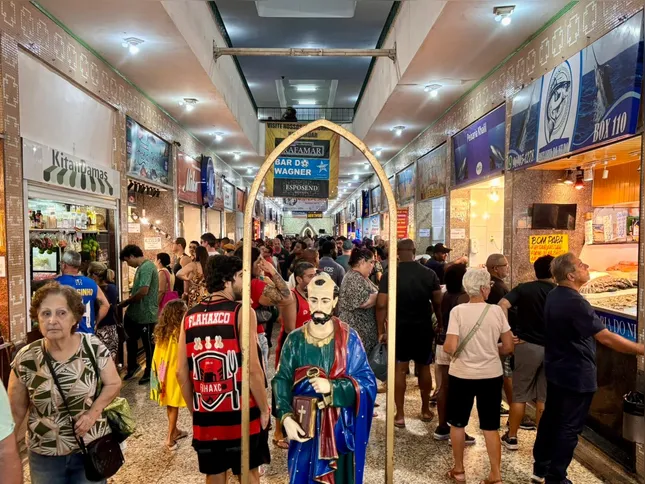 Clientes antecipam compras de pescado fresco antes da Sexta-feira Santa