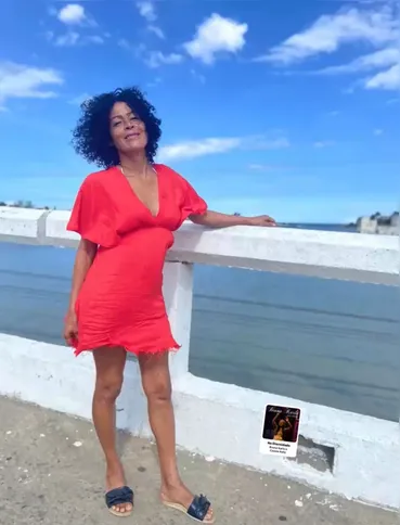 Adriana foi atingida nas costas e morreu no local